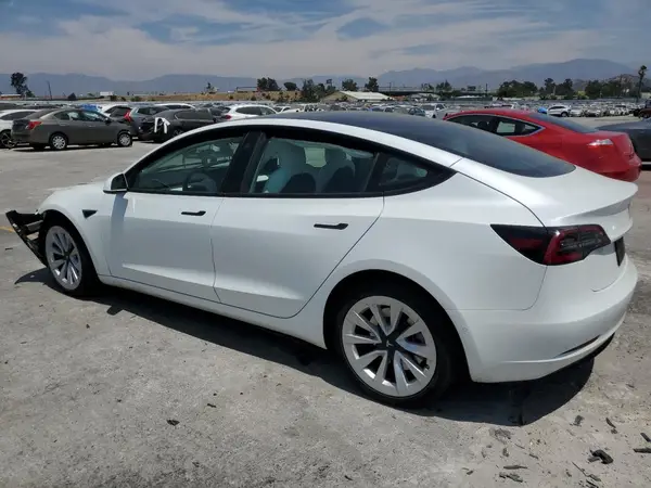 5YJ3E1EB8NF360768 2022 TESLA MODEL 3 - Image 2