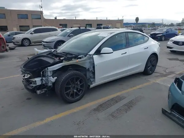 5YJ3E1EB8NF361757 2022 TESLA MODEL 3 - Image 2