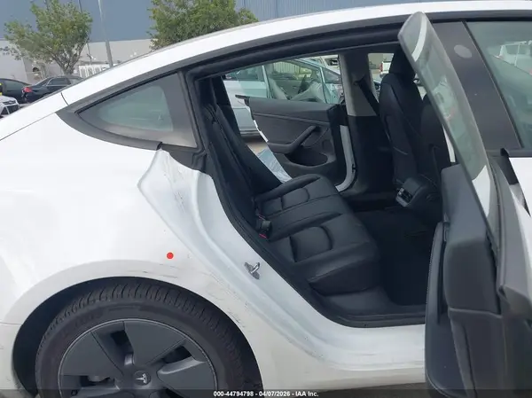 5YJ3E1EB8NF361757 2022 TESLA MODEL 3 - Image 8