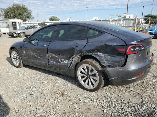 5YJ3E1EB8NF363122 2022 TESLA MODEL 3 - Image 2