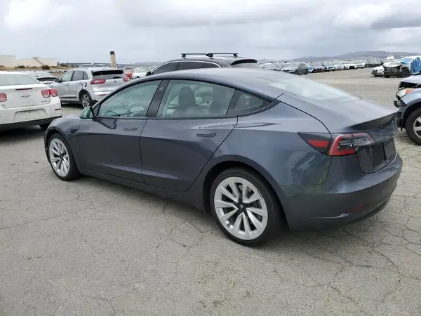 5YJ3E1EB8PF386256 2023 TESLA MODEL 3 - Image 2