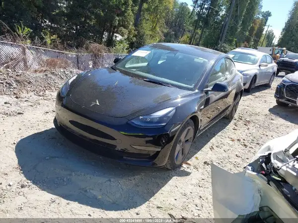 5YJ3E1EB8PF388590 2023 TESLA MODEL 3 - Image 2