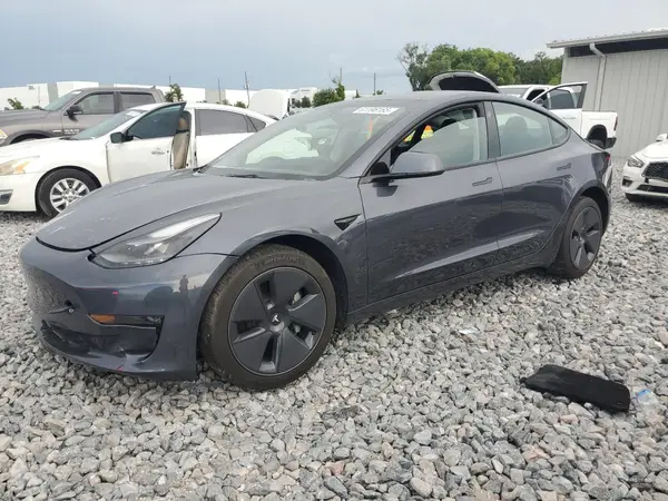 5YJ3E1EB8PF391702 2023 TESLA MODEL 3 - Image 1