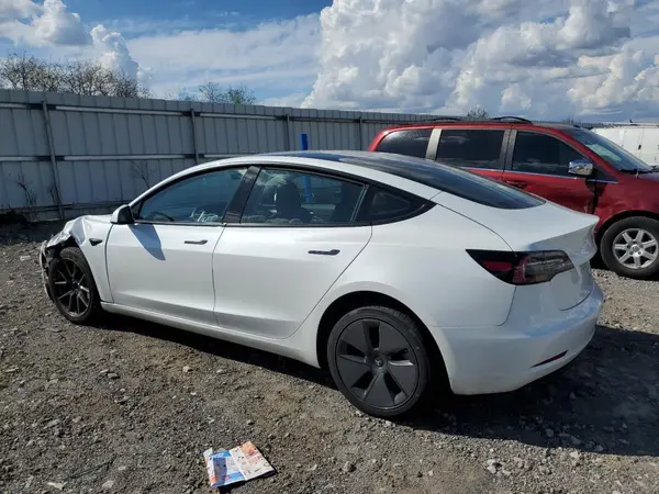 5YJ3E1EB8PF392221 2023 TESLA MODEL 3 - Image 2