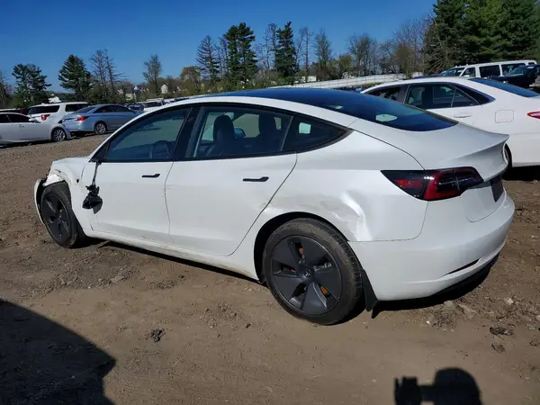 5YJ3E1EB8PF392686 2023 TESLA MODEL 3 - Image 2
