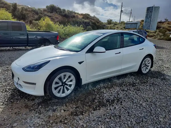 5YJ3E1EB8PF393143 2023 TESLA MODEL 3 - Image 1