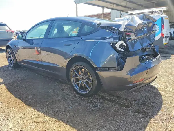 5YJ3E1EB8PF415738 2023 TESLA MODEL 3 - Image 2