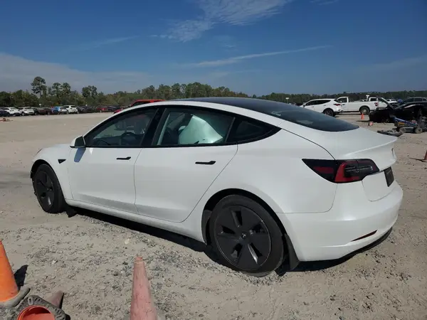 5YJ3E1EB8PF416243 2023 TESLA MODEL 3 - Image 2