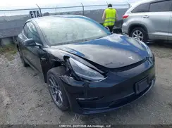 5YJ3E1EB8PF457018 2023 TESLA MODEL 3