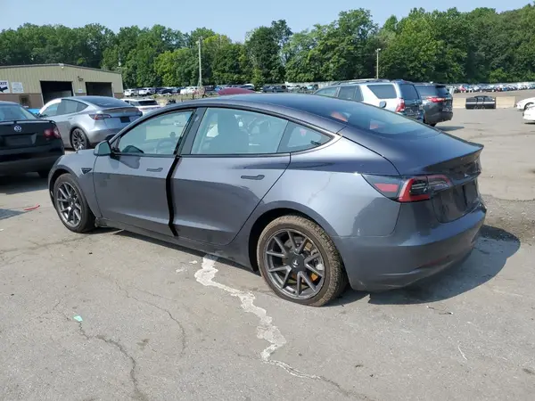5YJ3E1EB8PF602767 2023 TESLA MODEL 3 - Image 2