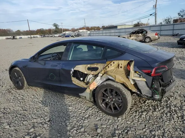 5YJ3E1EB8PF609928 2023 TESLA MODEL 3 - Image 2