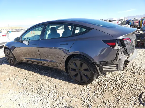5YJ3E1EB8PF611355 2023 TESLA MODEL 3 - Image 2