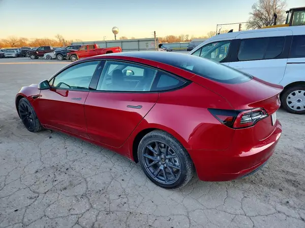 5YJ3E1EB8PF621349 2023 TESLA MODEL 3 - Image 2