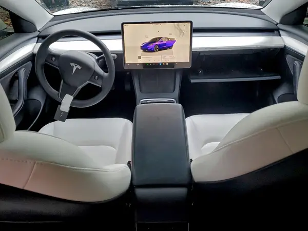 5YJ3E1EB8PF623425 2023 TESLA MODEL 3 - Image 8