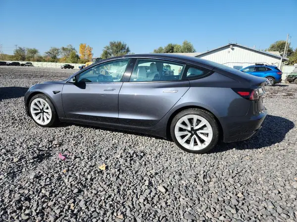 5YJ3E1EB8PF631850 2023 TESLA MODEL 3 - Image 2