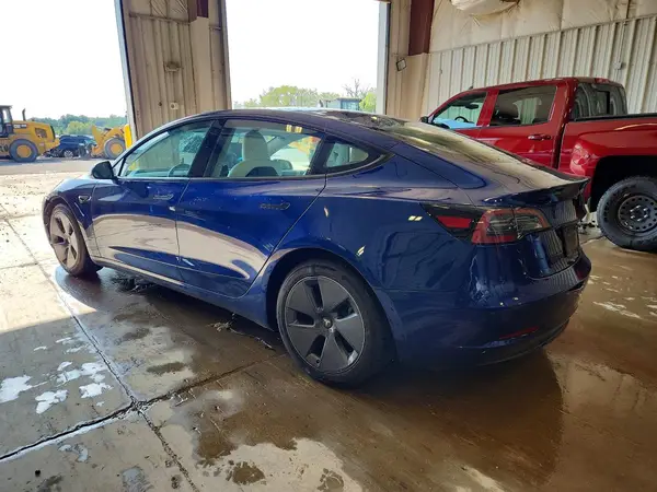 5YJ3E1EB8PF632030 2023 TESLA MODEL 3 - Image 2