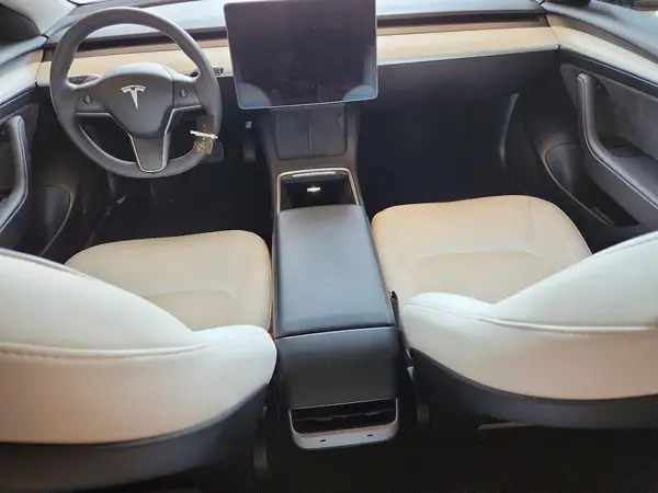 5YJ3E1EB8PF632030 2023 TESLA MODEL 3 - Image 8