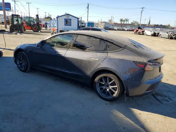 5YJ3E1EB8PF637387 2023 TESLA MODEL 3 - Image 2
