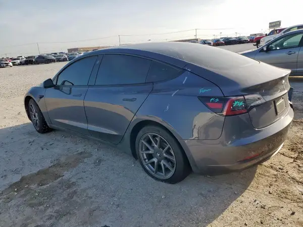 5YJ3E1EB8PF659129 2023 TESLA MODEL 3 - Image 2
