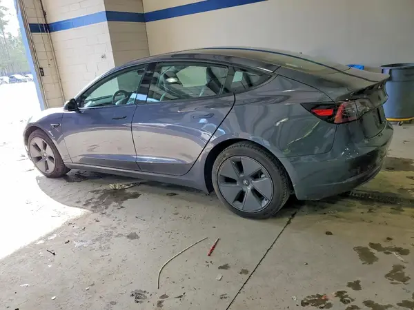 5YJ3E1EB8PF663942 2023 TESLA MODEL 3 - Image 2