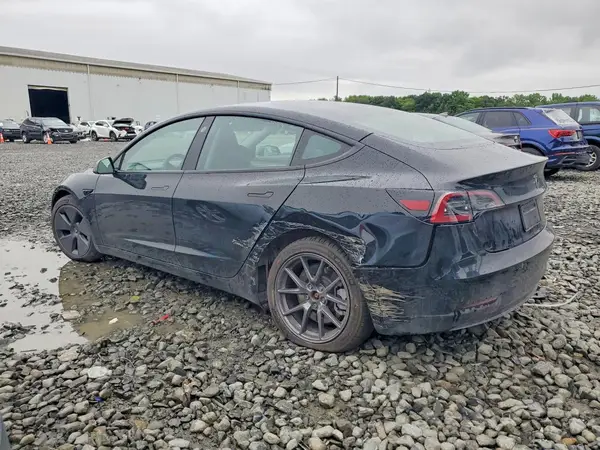 5YJ3E1EB8PF664217 2023 TESLA MODEL 3 - Image 2
