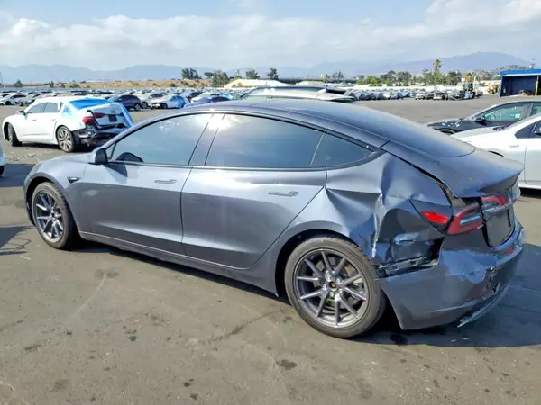 5YJ3E1EB8PF673547 2023 TESLA MODEL 3 - Image 2