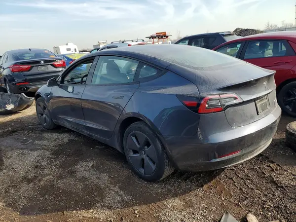 5YJ3E1EB8PF676433 2023 TESLA MODEL 3 - Image 2