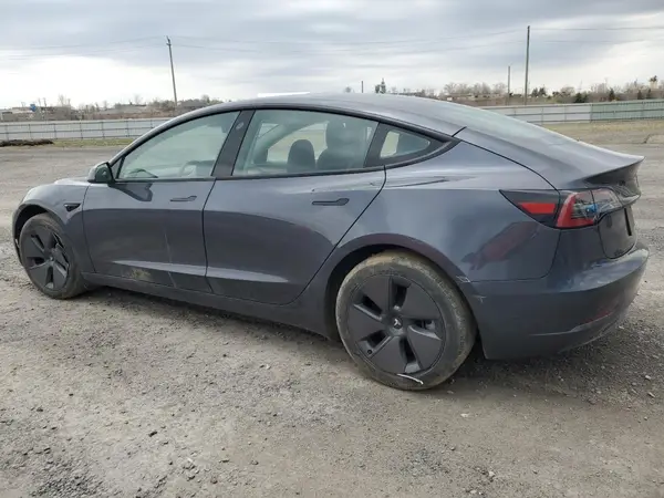 5YJ3E1EB8PF683804 2023 TESLA MODEL 3 - Image 2