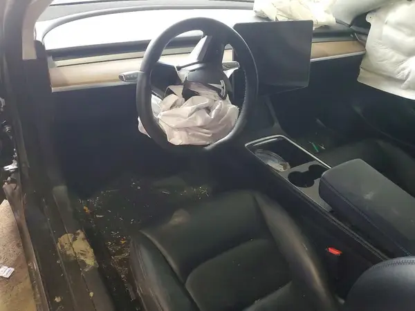 5YJ3E1EB8PF685472 2023 TESLA MODEL 3 - Image 8