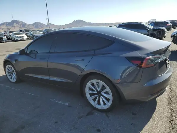 5YJ3E1EB8PF686556 2023 TESLA MODEL 3 - Image 2