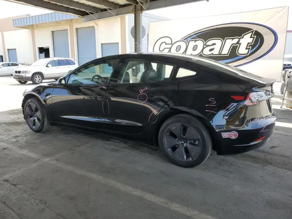 5YJ3E1EB8PF693510 2023 TESLA MODEL 3 - Image 2