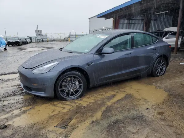 5YJ3E1EB8PF713545 2023 TESLA MODEL 3 - Image 1