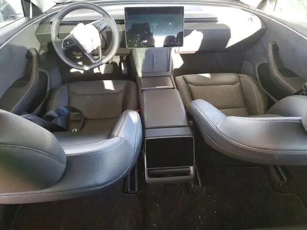 5YJ3E1EB8RF717162 2024 TESLA MODEL 3 - Image 8