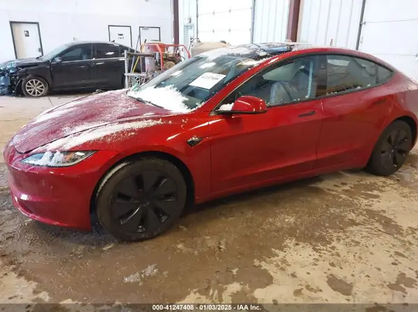 5YJ3E1EB8RF722216 2024 TESLA MODEL 3 - Image 2