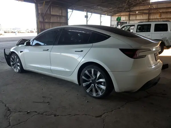 5YJ3E1EB8RF732101 2024 TESLA MODEL 3 - Image 2