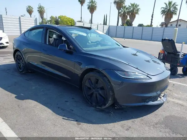 5YJ3E1EB8RF732423 2024 TESLA MODEL 3 - Image 1