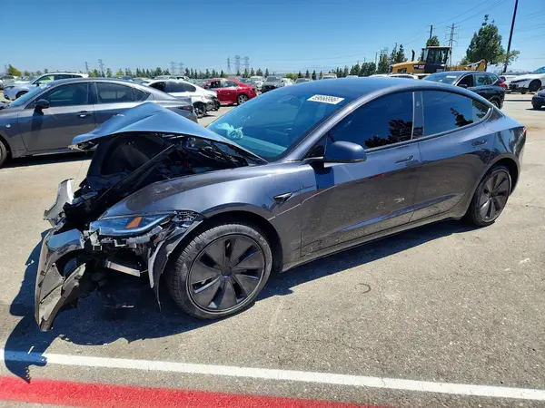 5YJ3E1EB8RF732633 2024 TESLA MODEL 3 - Image 1