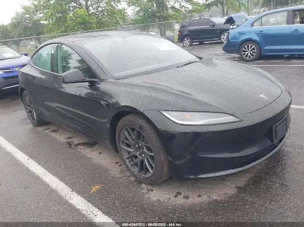 5YJ3E1EB8RF733782 2024 TESLA MODEL 3 - Image 1