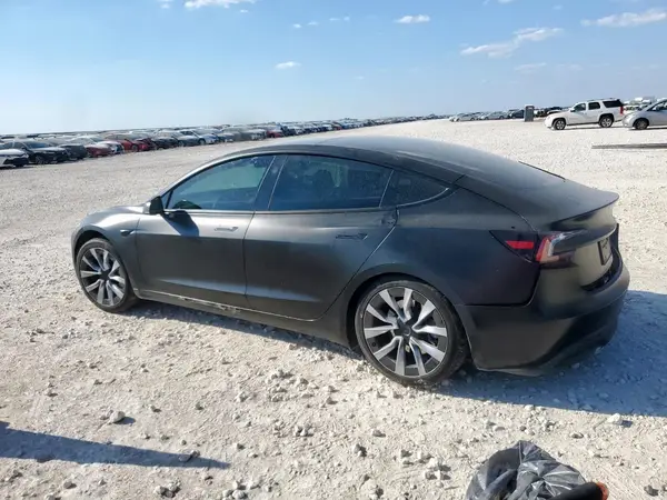 5YJ3E1EB8RF733832 2024 TESLA MODEL 3 - Image 2