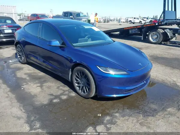 5YJ3E1EB8RF738089 2024 TESLA MODEL 3 - Image 1