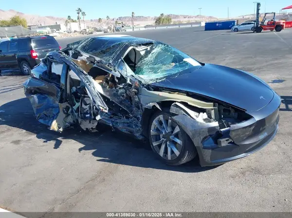 5YJ3E1EB8RF743051 2024 TESLA MODEL 3 - Image 1