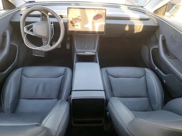 5YJ3E1EB8RF758617 2024 TESLA MODEL 3 - Image 8