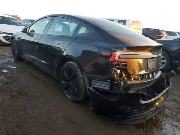5YJ3E1EB8RF768211 2024 TESLA MODEL 3 - Image 2