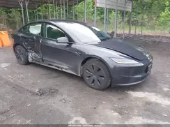 5YJ3E1EB8RF788023 2024 TESLA MODEL 3