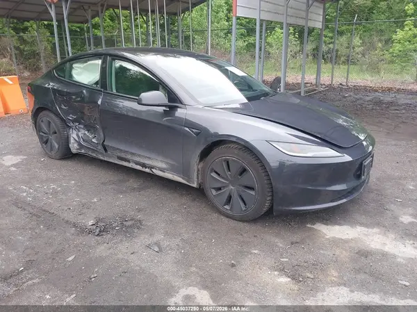 5YJ3E1EB8RF788023 2024 TESLA MODEL 3 - Image 1
