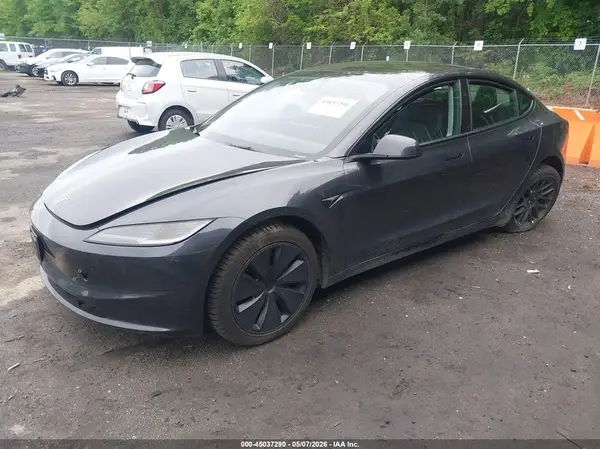 5YJ3E1EB8RF788023 2024 TESLA MODEL 3 - Image 2