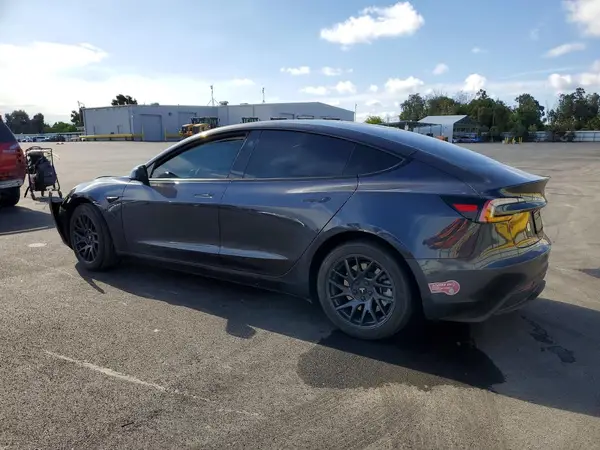 5YJ3E1EB8RF793397 2024 TESLA MODEL 3 - Image 2