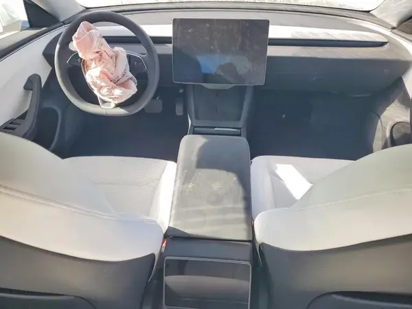 5YJ3E1EB8RF794212 2024 TESLA MODEL 3 - Image 8
