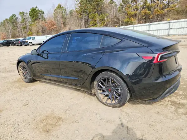 5YJ3E1EB8RF794775 2024 TESLA MODEL 3 - Image 2