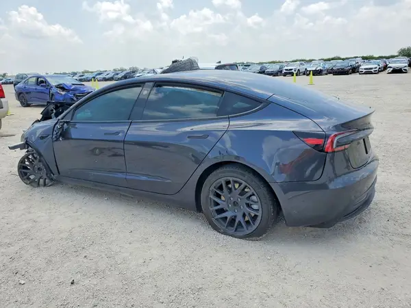 5YJ3E1EB8RF811638 2024 TESLA MODEL 3 - Image 2